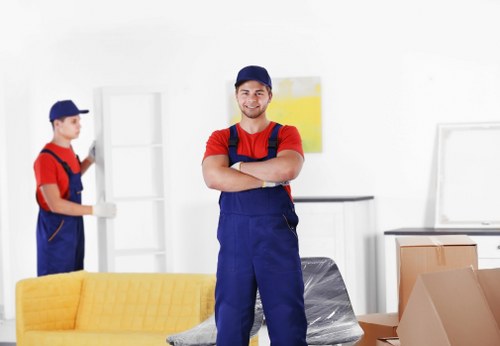 Efficient Hammersmith moving van for domestic and office moves